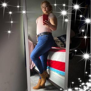 Meet your Posher, Beatriz